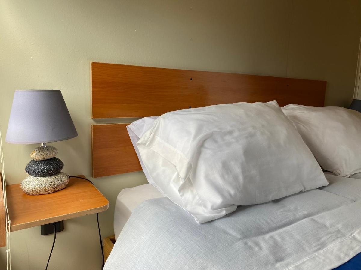 Hostal Los Pioneros Пуэрто-Наталес Экстерьер фото