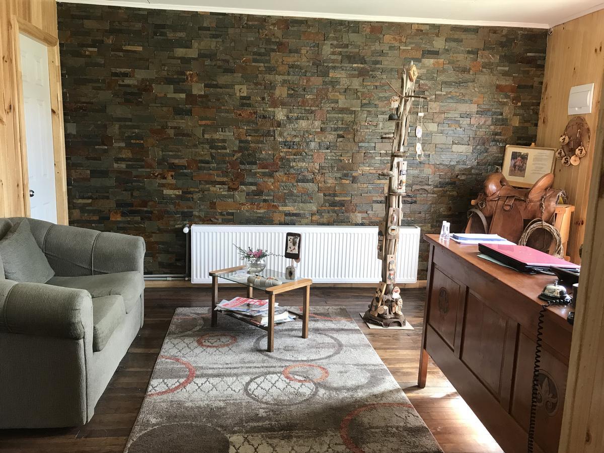 Hostal Los Pioneros Пуэрто-Наталес Экстерьер фото