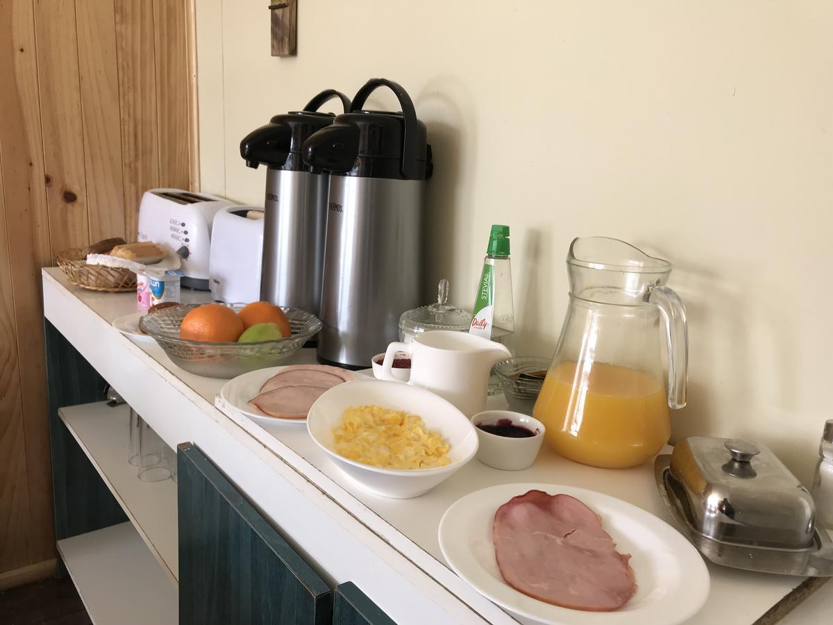Hostal Los Pioneros Пуэрто-Наталес Экстерьер фото